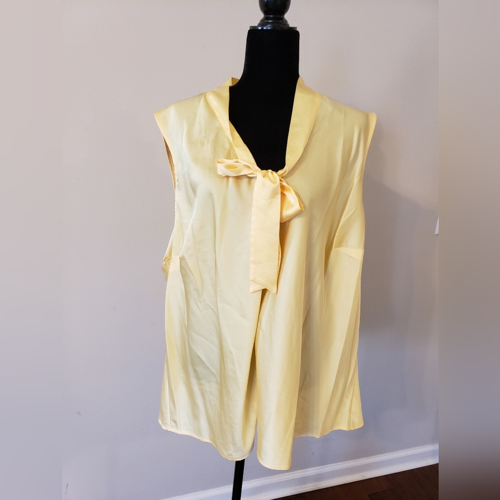 Elegant Yellow Sleeveless Blouse by Kasper